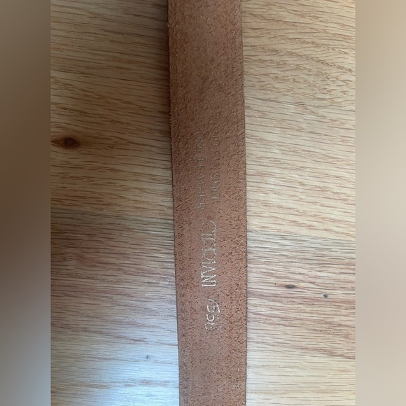 Cipriani Hand Finished Saddle Leather Buckle Belt Measures 31” - Picture 4 of 4